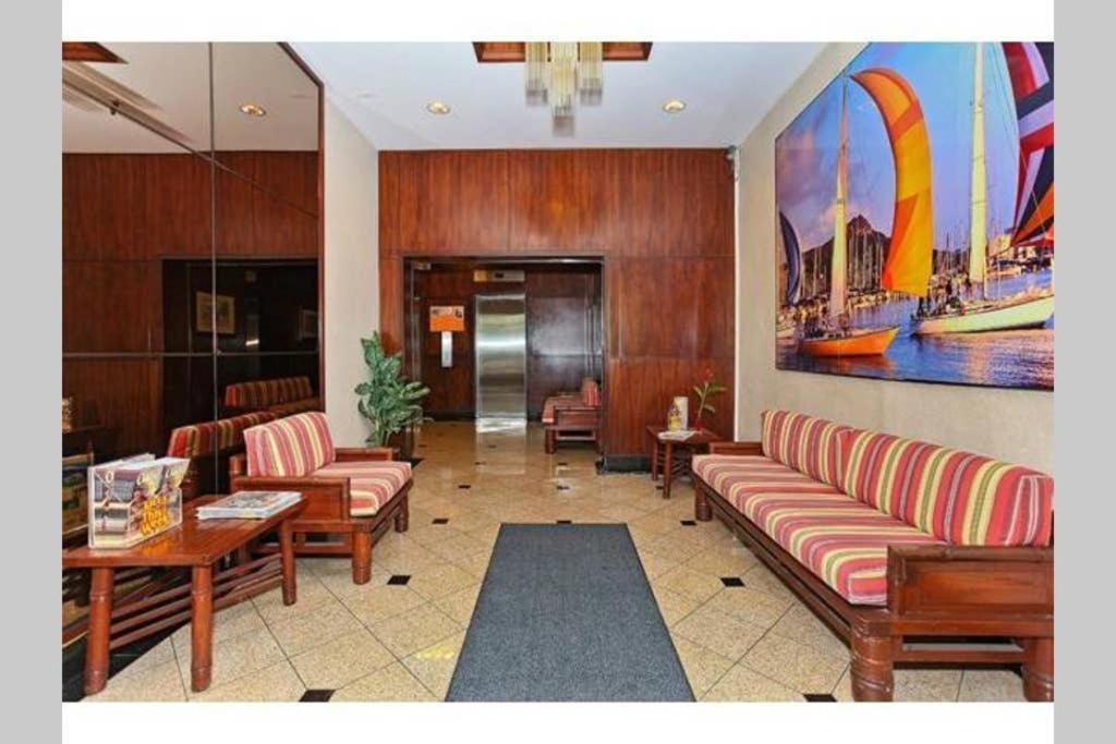 Spacious Studio W/ Parking, Beach/Mall/Park Honolulu Exterior photo