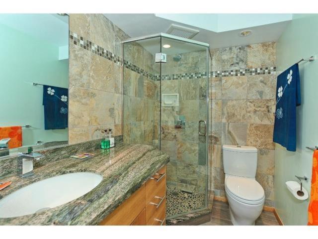 Spacious Studio W/ Parking, Beach/Mall/Park Honolulu Exterior photo