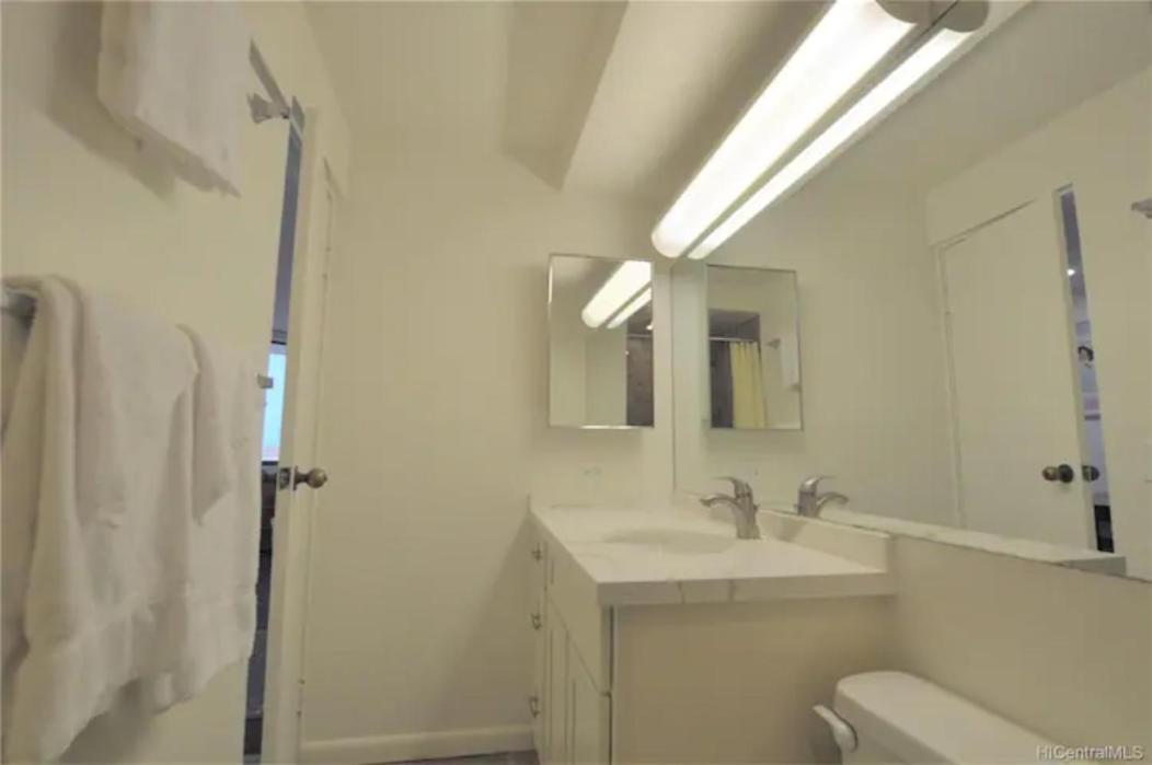 Spacious Studio W/ Parking, Beach/Mall/Park Honolulu Exterior photo