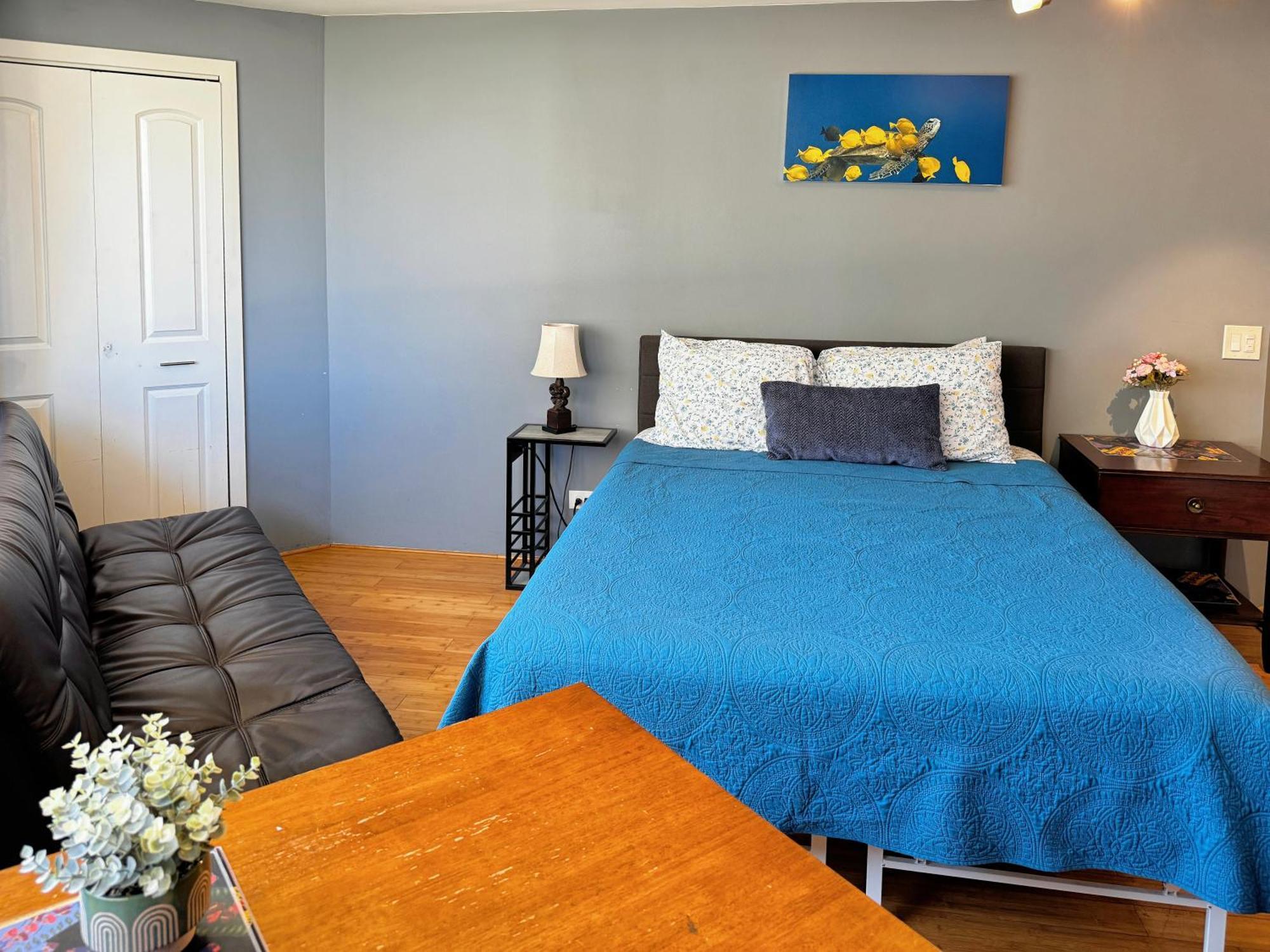 Spacious Studio W/ Parking, Beach/Mall/Park Honolulu Exterior photo